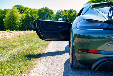 Porsche 718 Cayman GT4 PDK 7