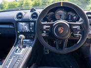Porsche 718 Cayman GT4 PDK 11