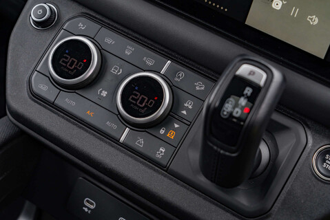 Land Rover Defender V8 Carpathian Edition 15