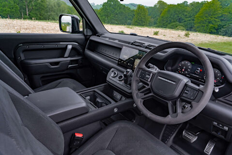 Land Rover Defender V8 Carpathian Edition 10