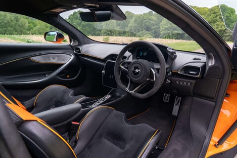 McLaren Artura PHEV 10