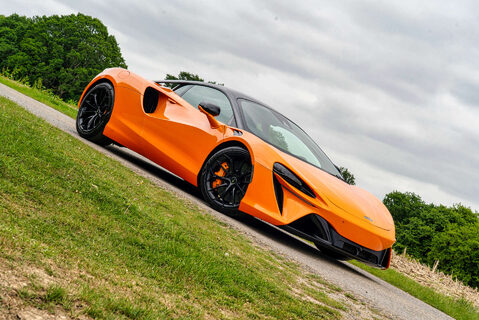 McLaren Artura PHEV 19
