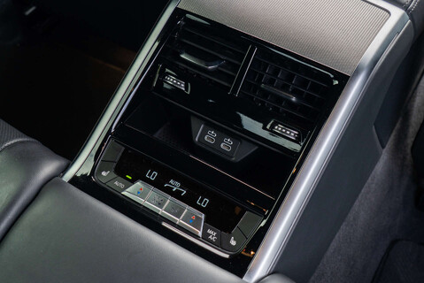 BMW 8 Series 840i M Sport 22
