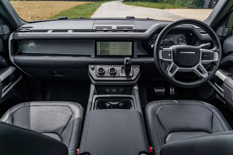 Land Rover Defender P400e XS Edition 12