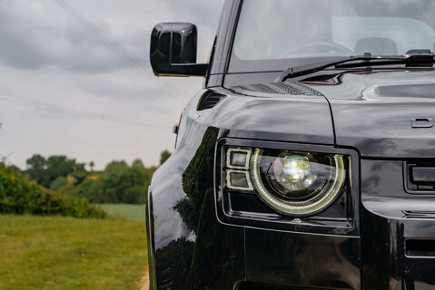 Land Rover Defender P400e XS Edition 23