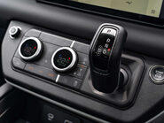 Land Rover Defender P400e XS Edition 15