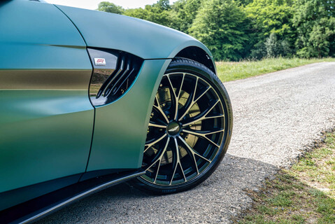 Aston Martin Vantage F1 Edition 6
