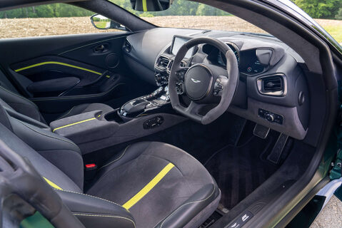 Aston Martin Vantage F1 Edition 9