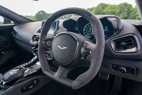 Aston Martin Vantage F1 Edition 12