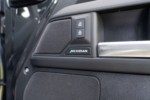 Land Rover Defender D350 X-Dynamic HSE Hardtop Obsidian WideTrak 16