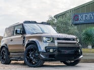Land Rover Defender D250 X-Dynamic SE Hard Top 1