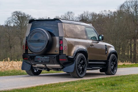 Land Rover Defender D250 X-Dynamic SE Hard Top 4