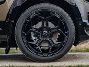 Land Rover Defender D250 X-Dynamic SE Hard Top 5