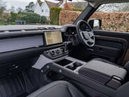 Land Rover Defender D250 X-Dynamic SE Hard Top 8