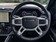 Land Rover Defender D250 X-Dynamic SE Hard Top 11