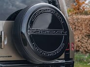 Land Rover Defender D250 X-Dynamic SE Hard Top 16