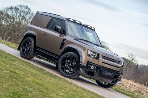 Land Rover Defender D250 X-Dynamic SE Hard Top 19