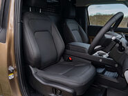 Land Rover Defender D250 X-Dynamic SE HardTop Obsidian WildTrak 10