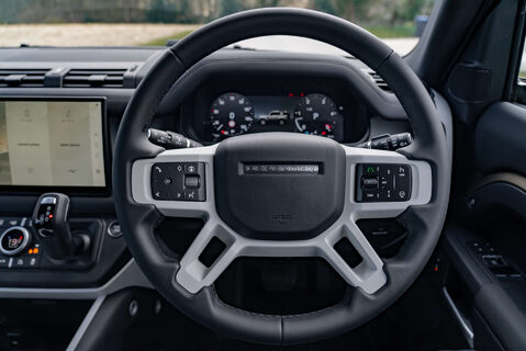 Land Rover Defender D250 X-Dynamic SE HardTop Obsidian WildTrak 11