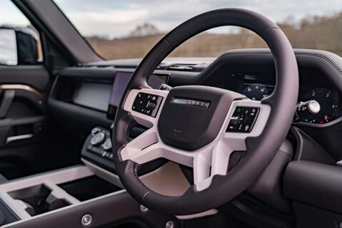 Land Rover Defender D250 X-Dynamic SE HardTop Obsidian WildTrak 12