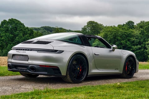 Porsche 911 Targa 4 GTS PDK 4