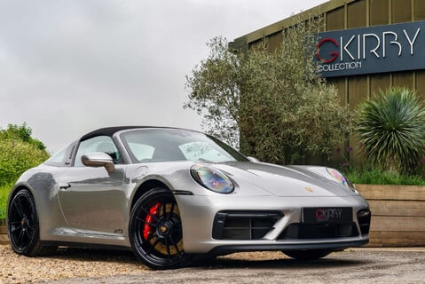 Porsche 911 Targa 4 GTS PDK 22