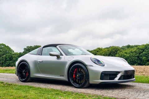 Porsche 911 Targa 4 GTS PDK 23