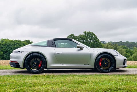 Porsche 911 Targa 4 GTS PDK 24