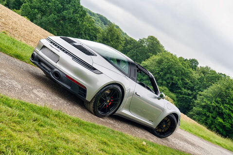 Porsche 911 Targa 4 GTS PDK 20