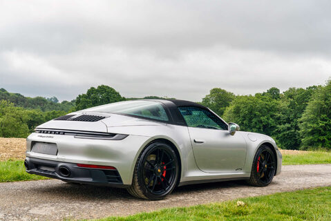 Porsche 911 Targa 4 GTS PDK 25