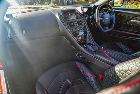 Aston Martin DBS DBS Superleggera V12 8