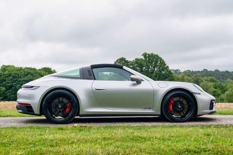 Porsche 911 Targa 4 GTS PDK 24