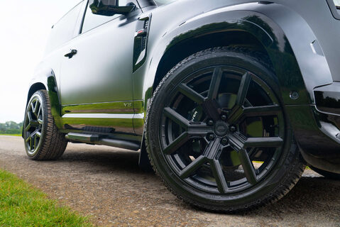 Land Rover Defender V8 Carpathian Edition 6