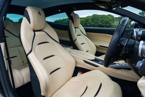 Ferrari GTC4 Lusso 3.8 T 11