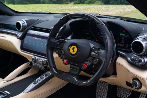 Ferrari GTC4 Lusso 3.8 T 14