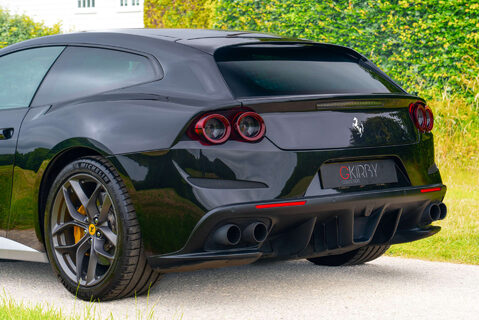 Ferrari GTC4 Lusso 3.8 T 25