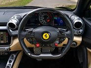 Ferrari GTC4 Lusso T 13