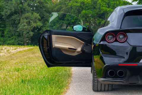 Ferrari GTC4 Lusso T 7