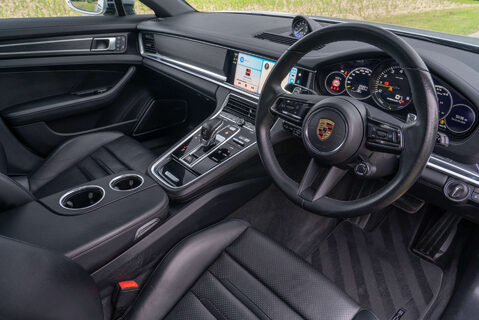 Porsche Panamera 4 E-Hybrid Platinum Edition 9