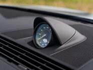 Porsche Panamera 4 E-Hybrid Platinum Edition 16