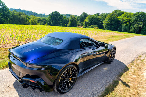Aston Martin Vantage Roadster 22
