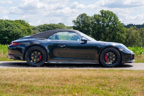 Porsche 911 Carrera GTS PDK 24