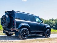Land Rover Defender D350 HSE HardTop 4
