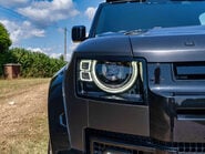 Land Rover Defender D350 HSE HardTop 16
