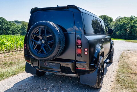 Land Rover Defender D350 HSE HardTop 22