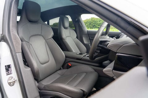 Porsche Taycan Taycan Turbo 11