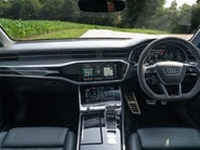 Audi RS6 Carbon Black Urban 9