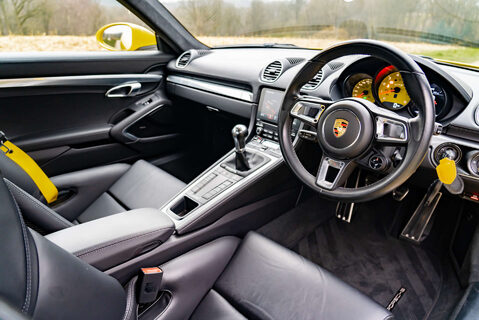 Porsche 718 Cayman GTS 9