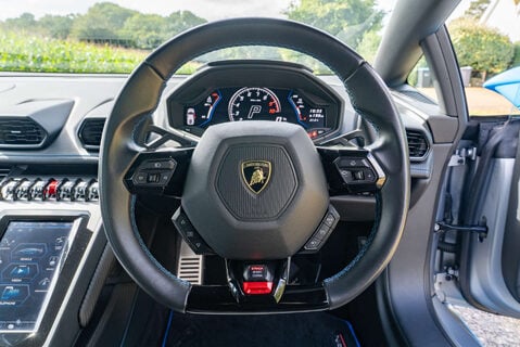 Lamborghini Huracan LP640-4 EVO Coupe 23