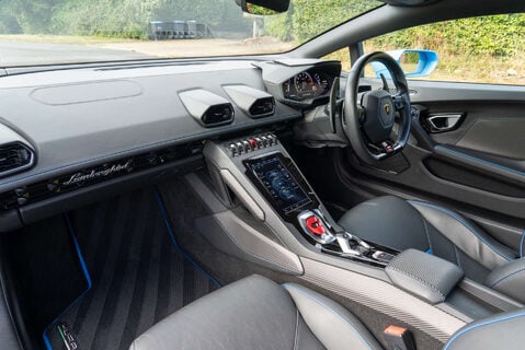 Lamborghini Huracan LP640-4 EVO Coupe 16